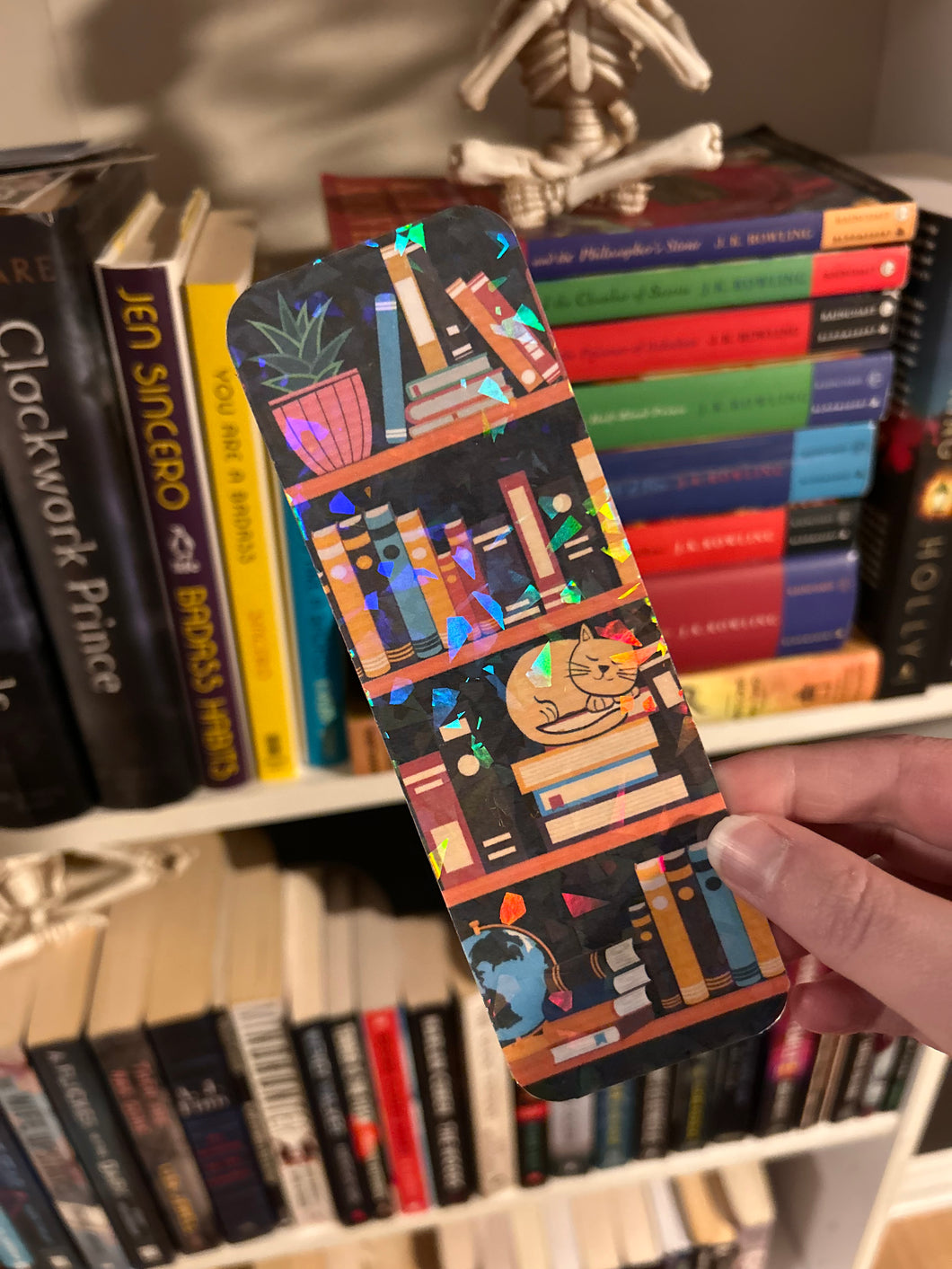 Bookshelf kitty bookmark