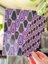 Load image into Gallery viewer, Gothic Coffin Kindle Insert
