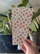 Load image into Gallery viewer, Retro Smiley Flower
