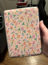 Load image into Gallery viewer, Spring Flower Kindle Insert
